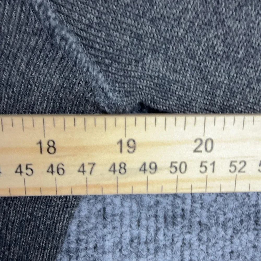 Old Navy Sweater Mens Medium Gray V Neck Wool Blend Knit Pullover Long Sleeve
